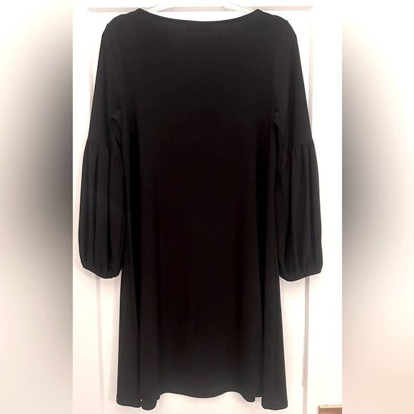 Annalee + Hope Long Sleeve Shift Mini Dress - Picture 2 of 5